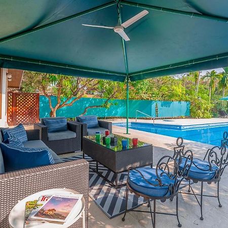 Stayvista's Casa Palmera: Pet-Friendly Villa with Pool and Games Alibag Exterior photo