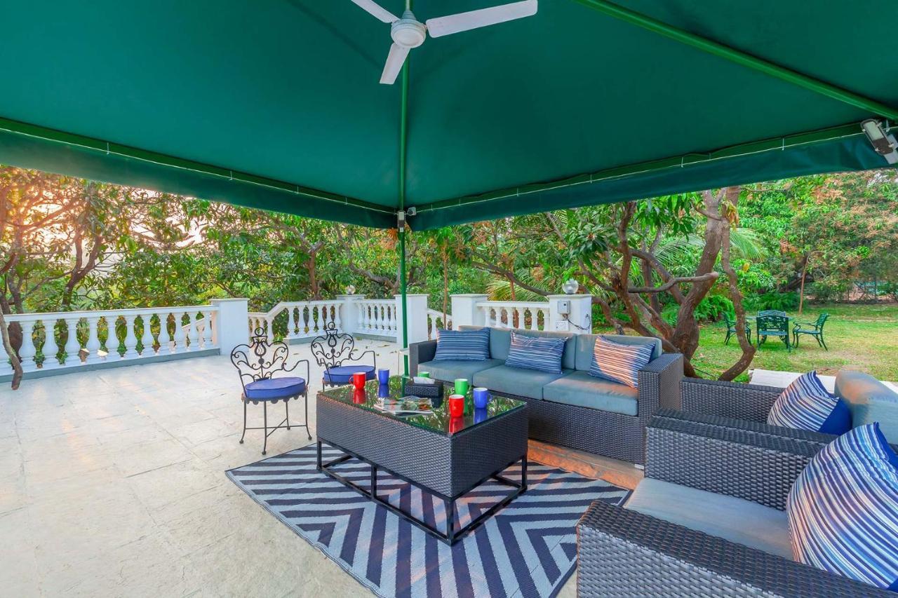 Stayvista's Casa Palmera: Pet-Friendly Villa with Pool and Games Alibag Exterior photo