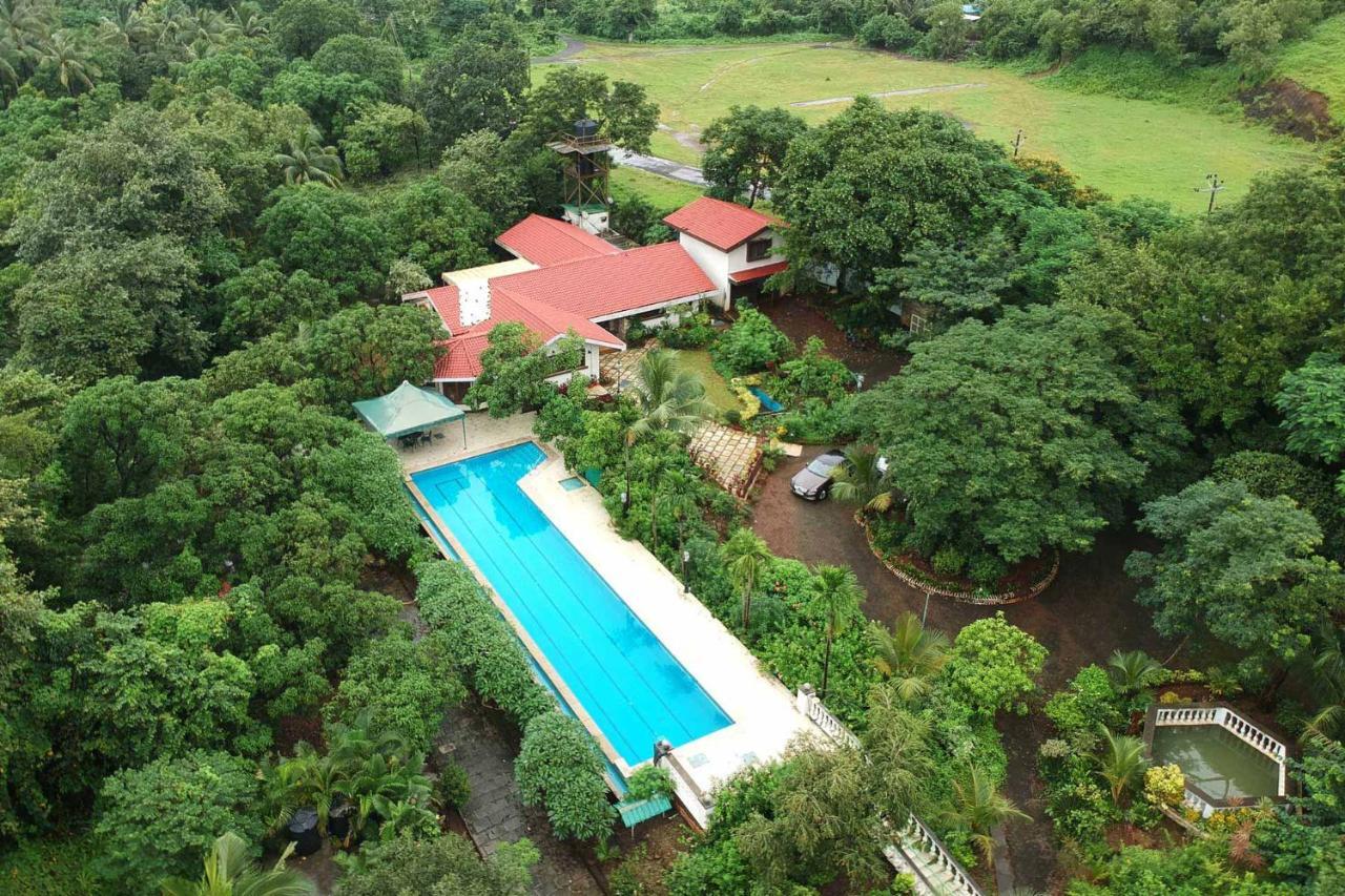 Stayvista's Casa Palmera: Pet-Friendly Villa with Pool and Games Alibag Exterior photo