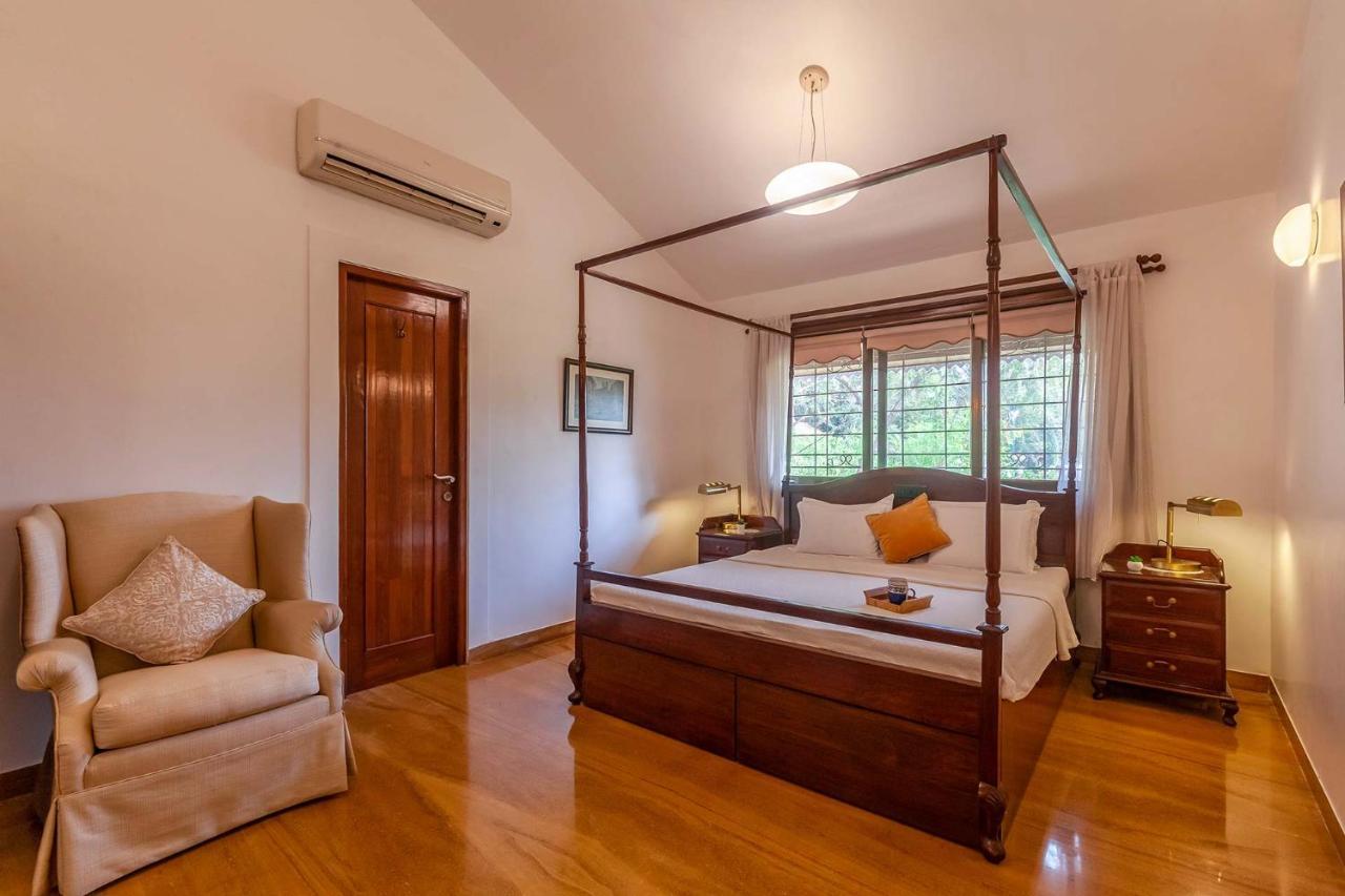 Stayvista's Casa Palmera: Pet-Friendly Villa with Pool and Games Alibag Exterior photo