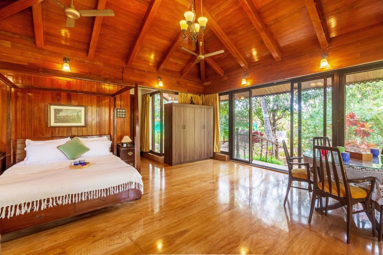 Stayvista's Casa Palmera: Pet-Friendly Villa with Pool and Games Alibag Exterior photo