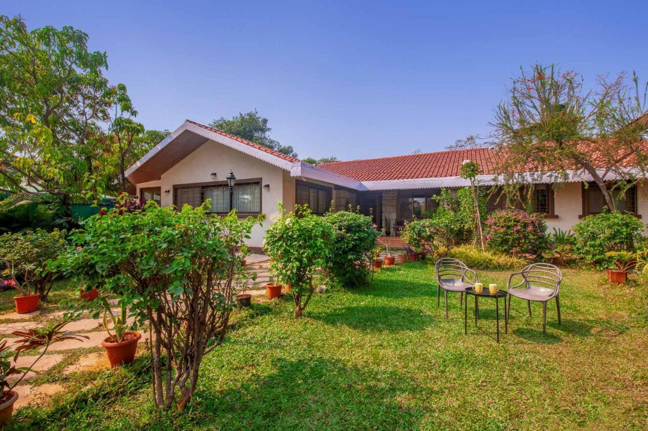 Stayvista's Casa Palmera: Pet-Friendly Villa with Pool and Games Alibag Exterior photo